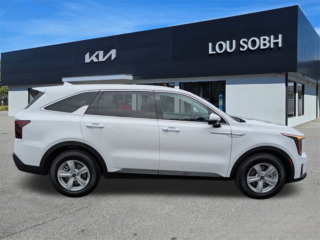 2026 Kia Sorento LX photo 2