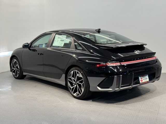 2023 Hyundai Ioniq 6 SEL photo 4