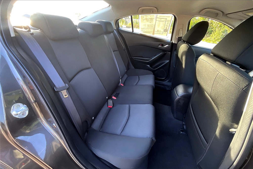 2015 Mazda Mazda3 i SV photo 23