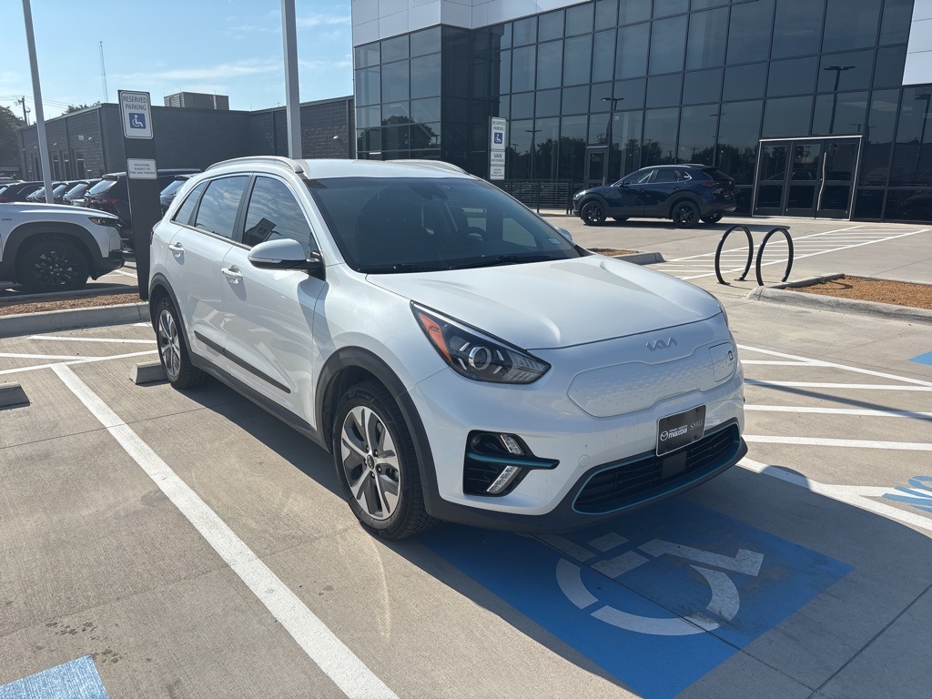 2022 Kia Niro EV EX photo 2