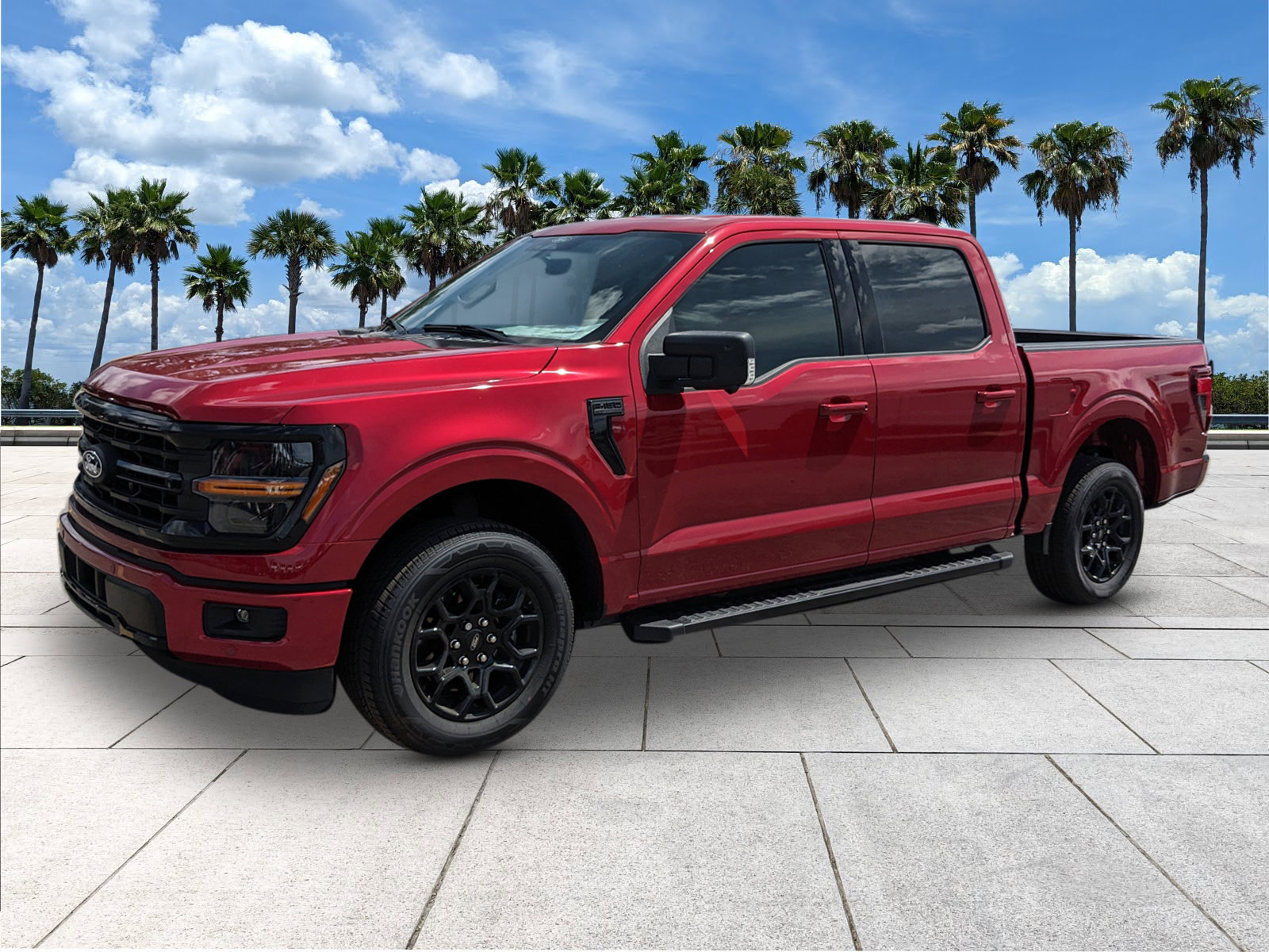 2025 Ford F-150 XLT photo 4