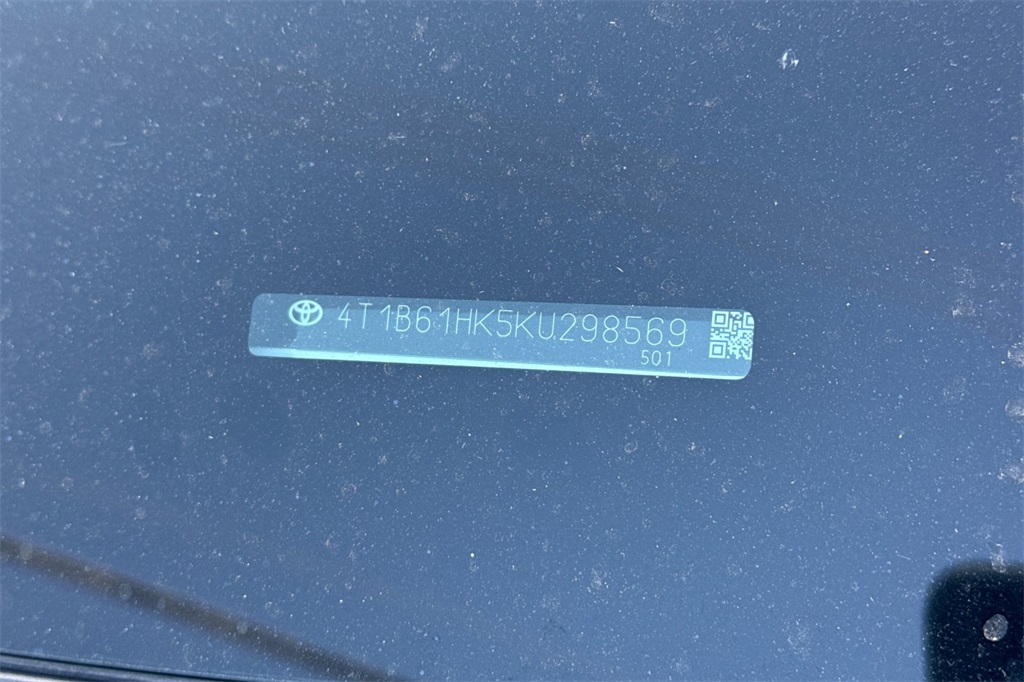 2019 Toyota Camry XSE photo 3