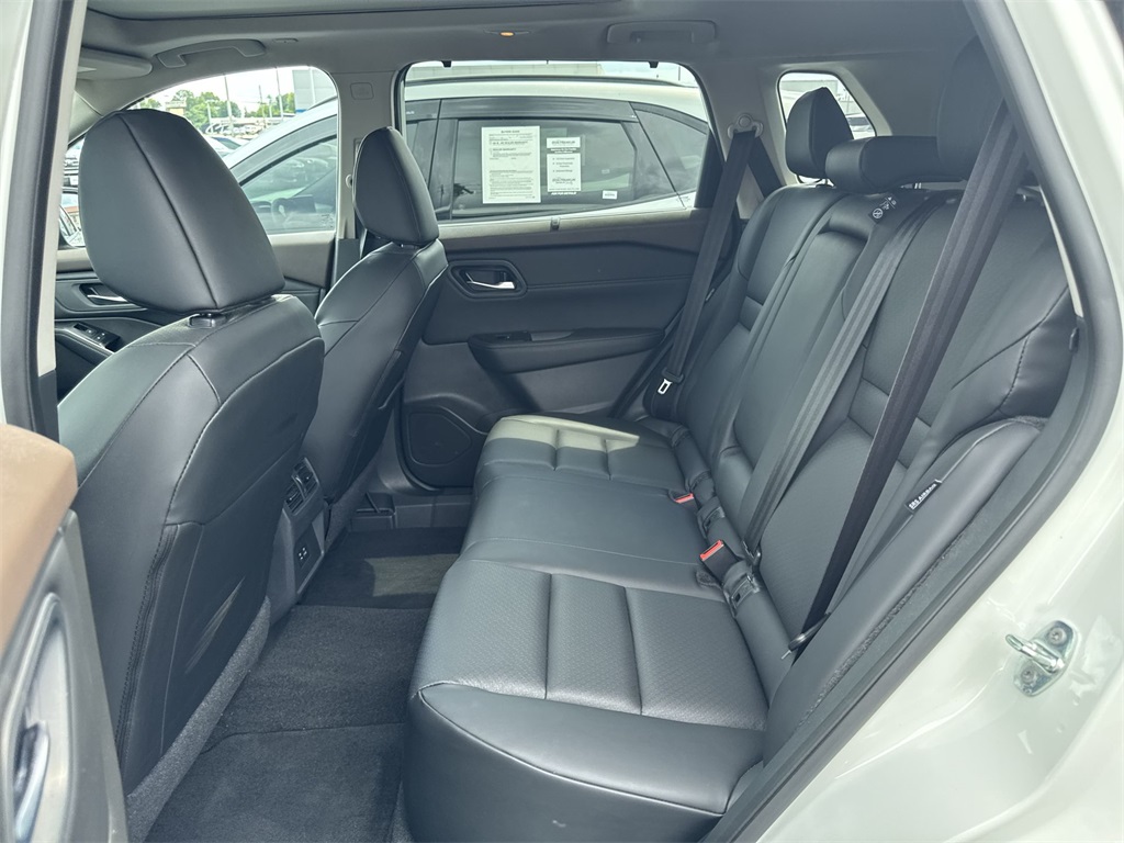 2023 Nissan Rogue SV photo 26