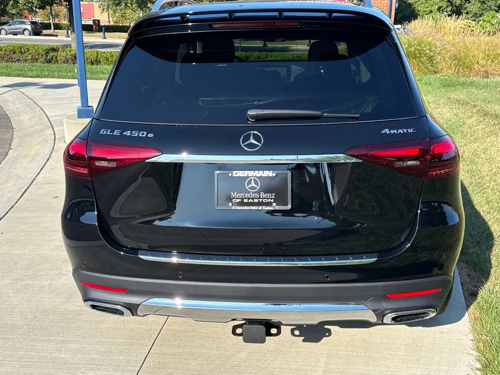 2026 Mercedes Benz GLE 450e 4MATIC photo 4
