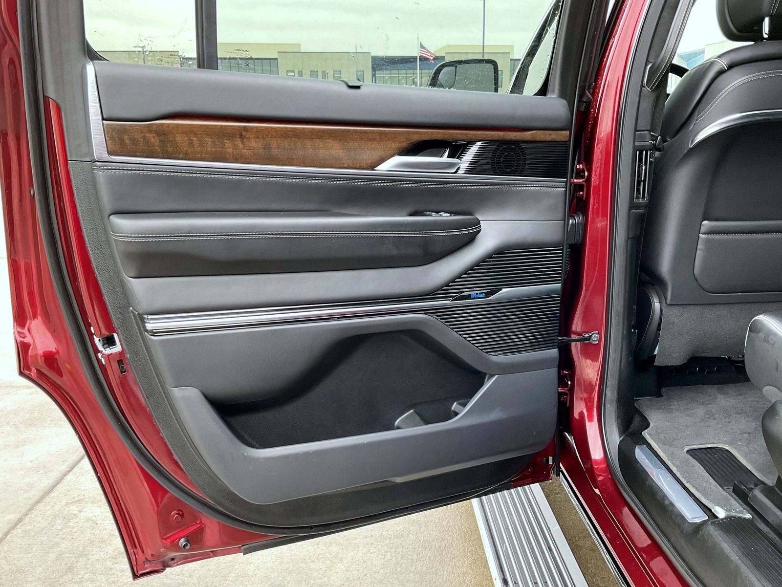 2023 Jeep Grand Wagoneer Series II Limited photo 23