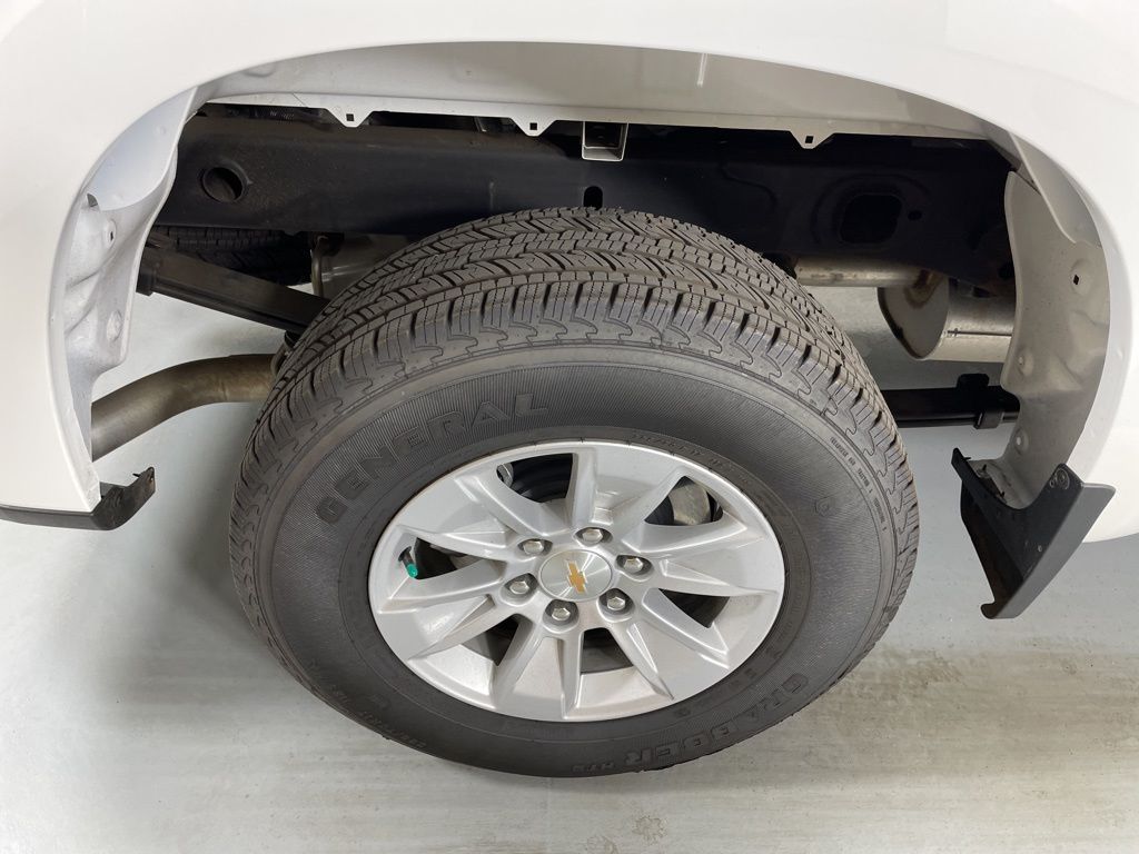2025 Chevrolet Silverado 1500 LT photo 9