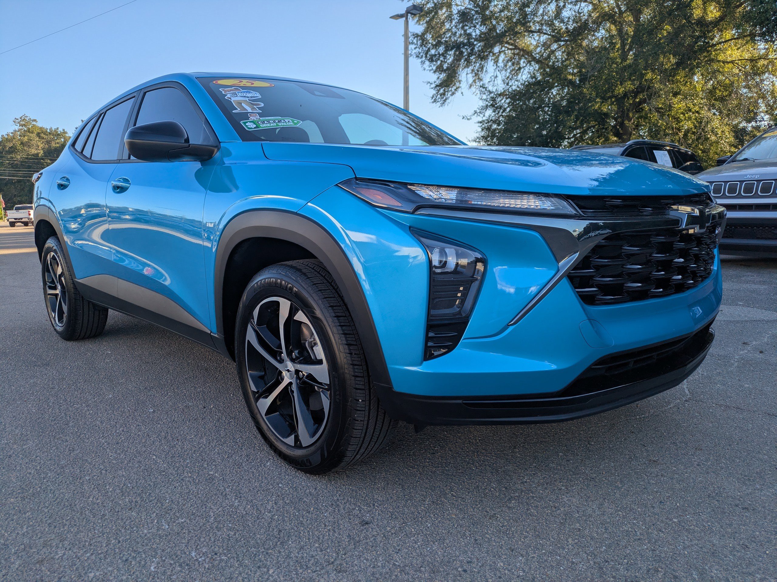 2025 Chevrolet Trax photo 2