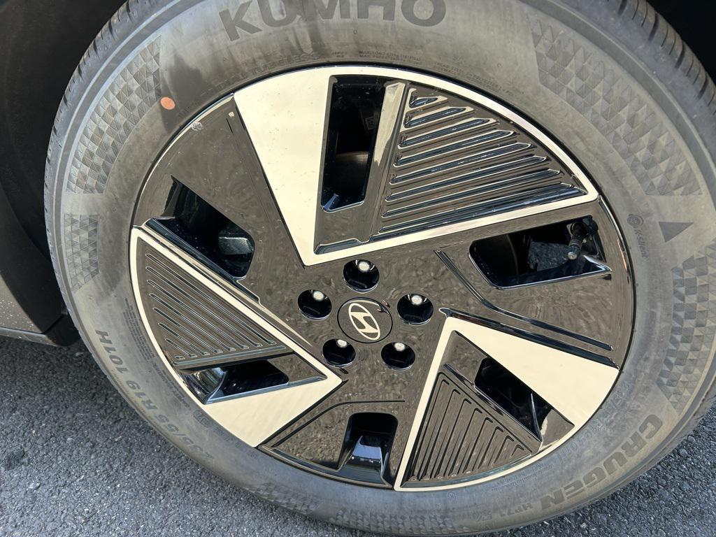 2025 Hyundai Ioniq 5 SE photo 9