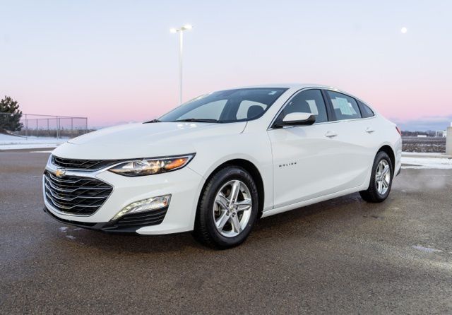 Used 2024 Chevrolet Malibu 1LT with VIN 1G1ZD5ST0RF116723 for sale in Sturtevant, WI