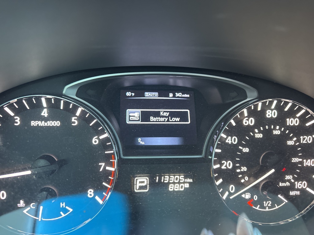 2015 Nissan Pathfinder SL photo 3