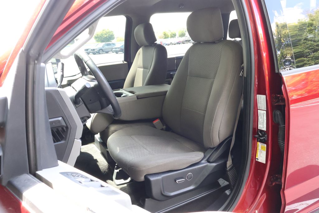2018 Ford F-150 XLT photo 28