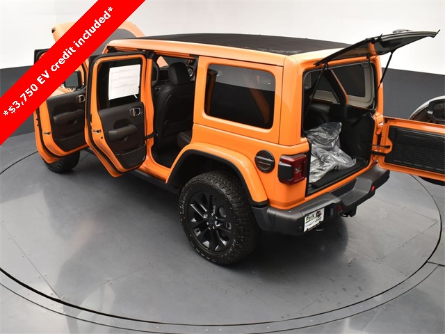 2025 Jeep Wrangler Sahara 4xe photo 24