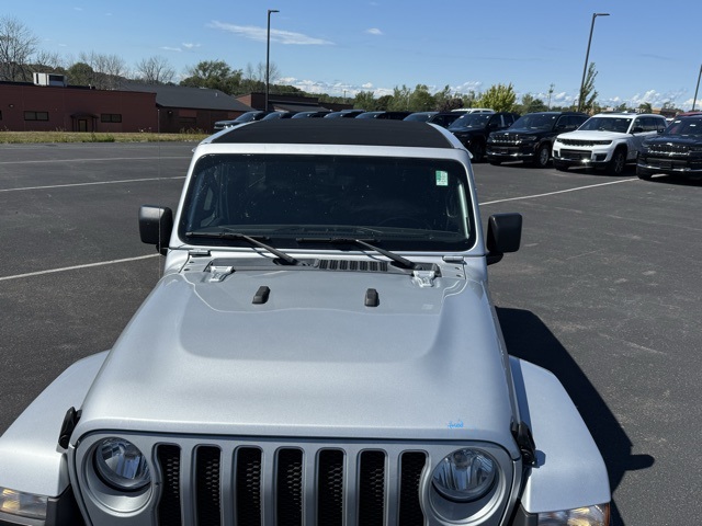 2022 Jeep Wrangler Unlimited Sahara photo 3