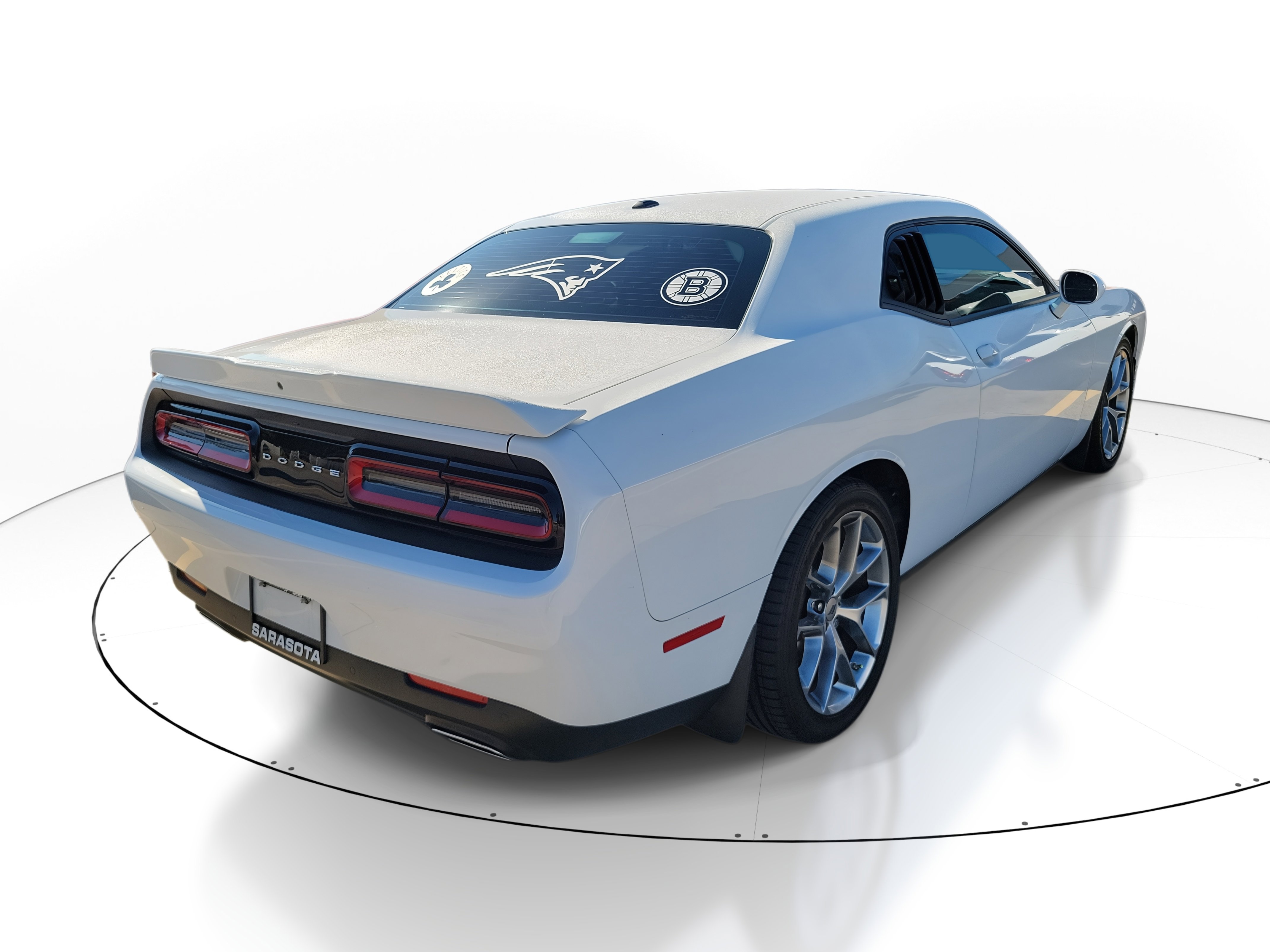 2022 Dodge Challenger GT photo 4