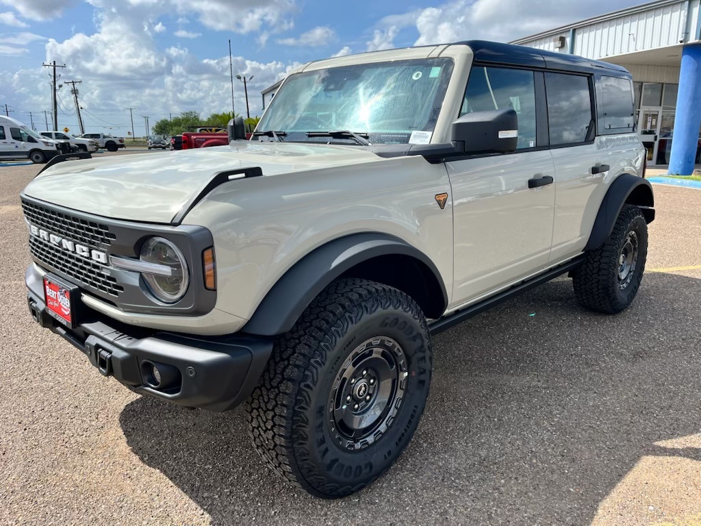 2025 Ford Bronco Badlands photo 3