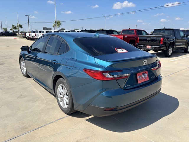 2025 Toyota Camry LE photo 4