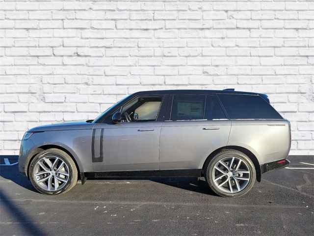 2025 Land Rover Range Rover SE photo 3