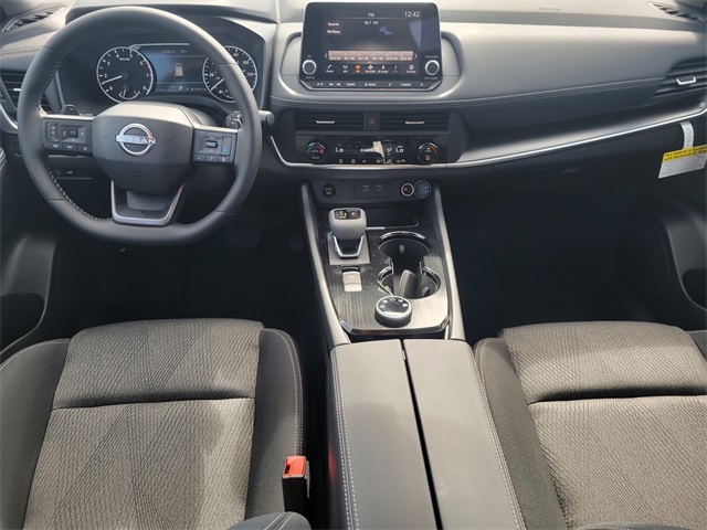 2026 Nissan Rogue SV photo 17