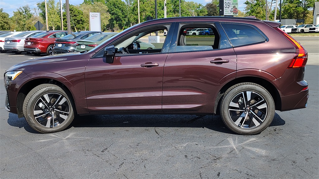 2026 Volvo XC60 B5 Core photo 4