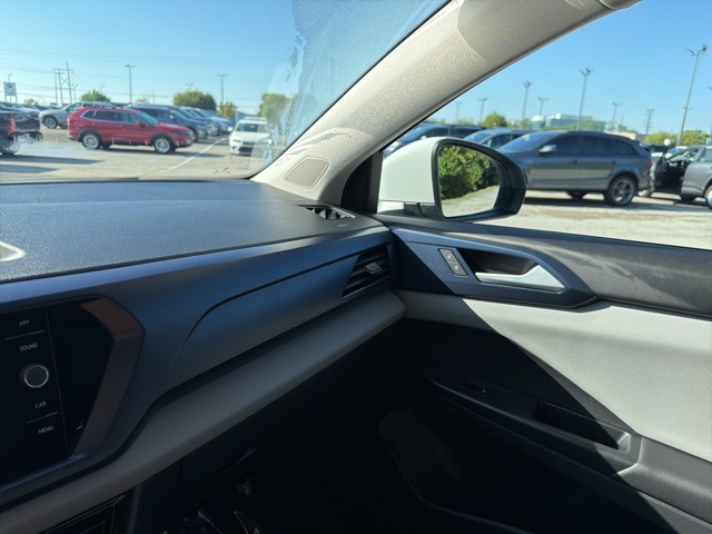 2023 Volkswagen Taos SE photo 20