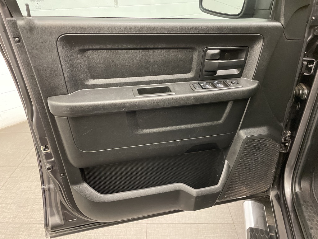 2021 Ram 1500 Classic Tradesman photo 12