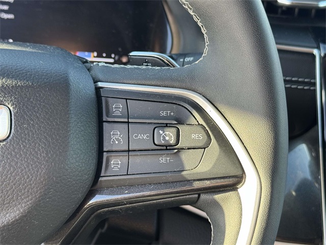 2023 Jeep Grand Cherokee Altitude photo 4