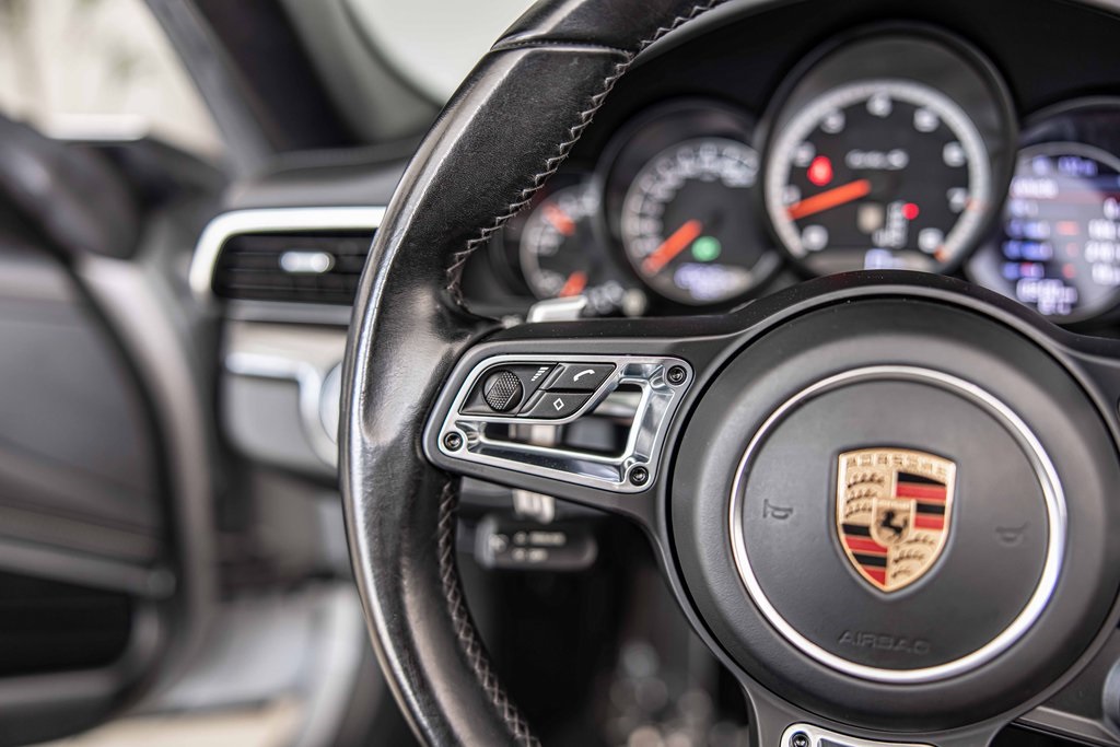 2017 PORSCHE 911 - Image 26