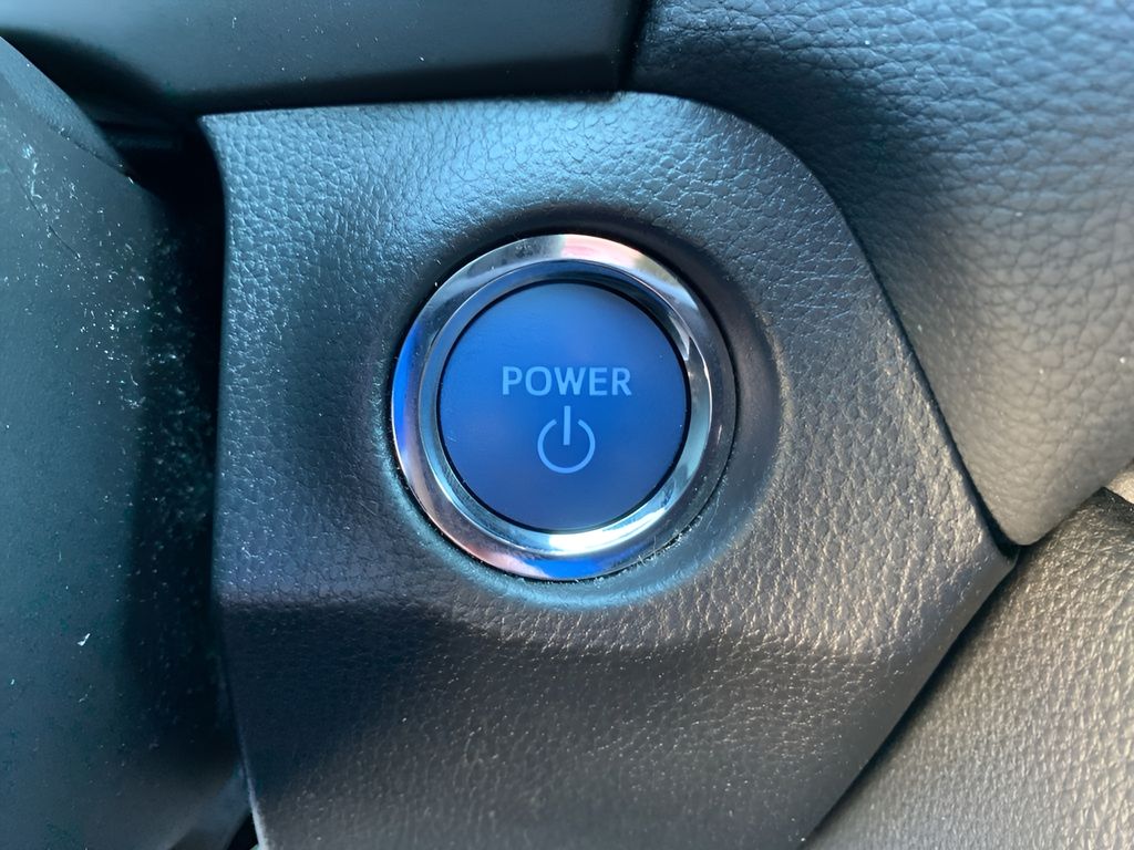 2022 Toyota RAV4 Hybrid XSE photo 20