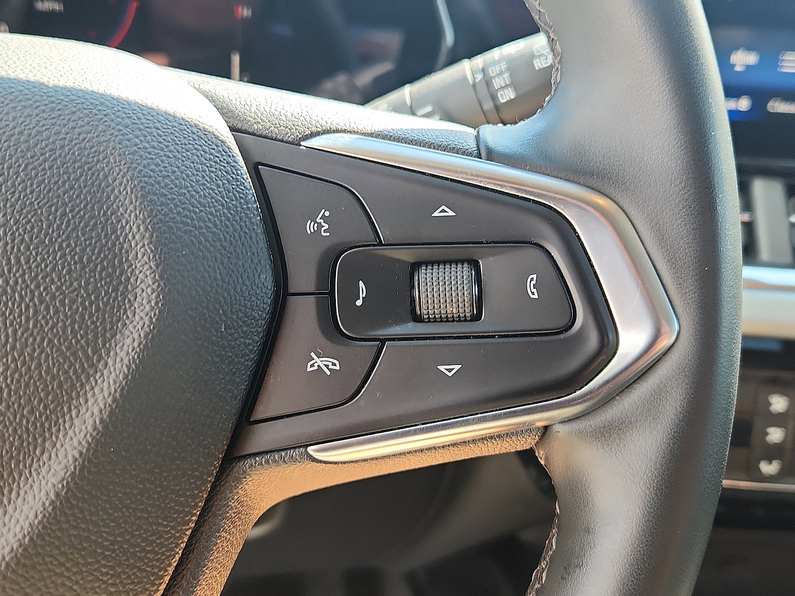 2025 Chevrolet Trax LT photo 20