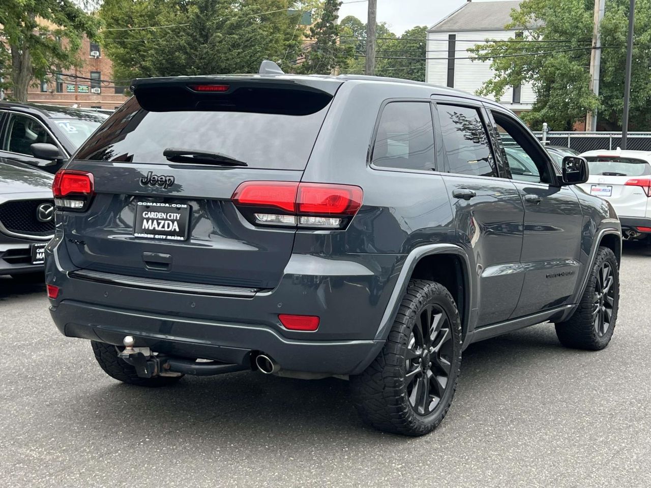2017 Jeep Grand Cherokee Altitude photo 4