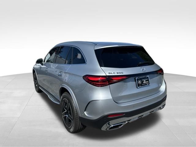 2026 Mercedes Benz GLC 300 4MATIC photo 3