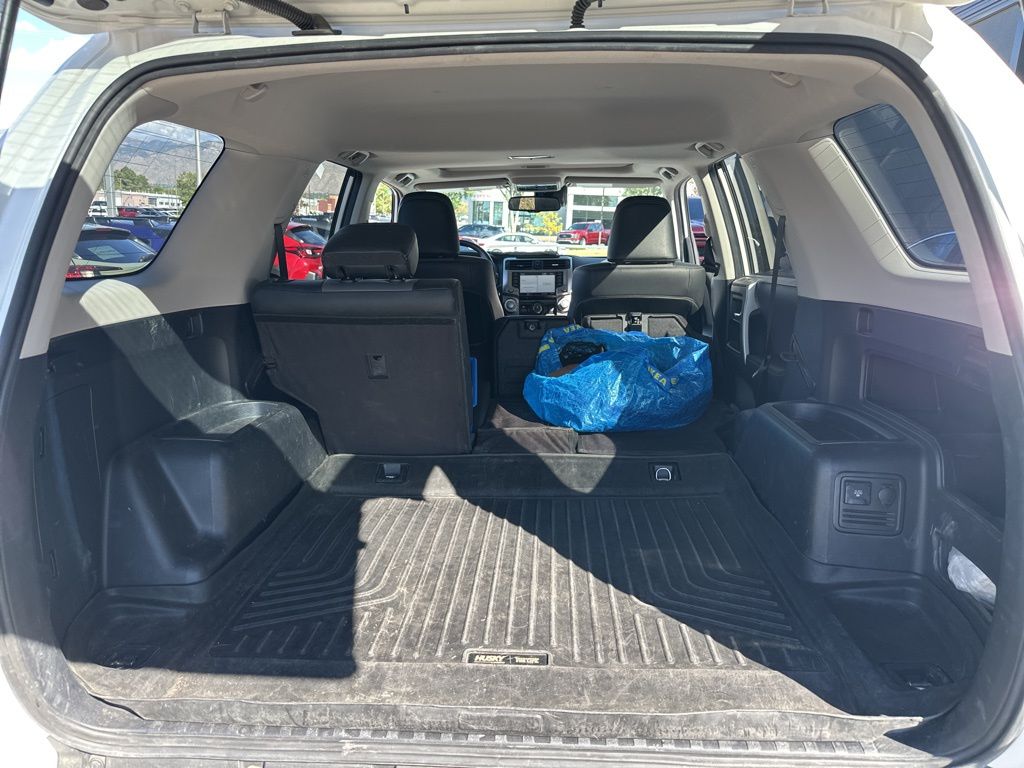 2020 Toyota 4Runner SR5 Premium photo 7