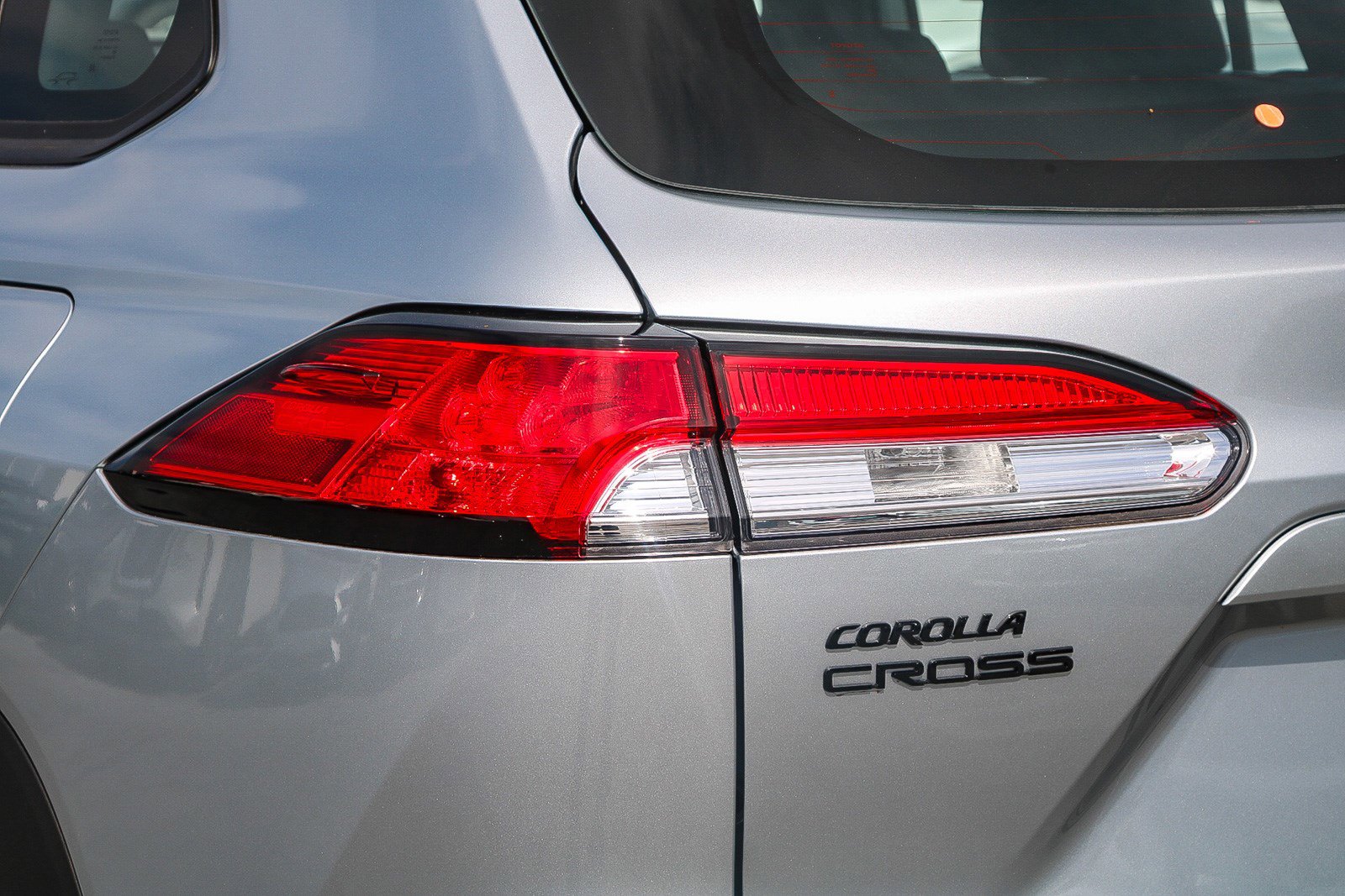 2025 Toyota Corolla Hybrid S photo 6