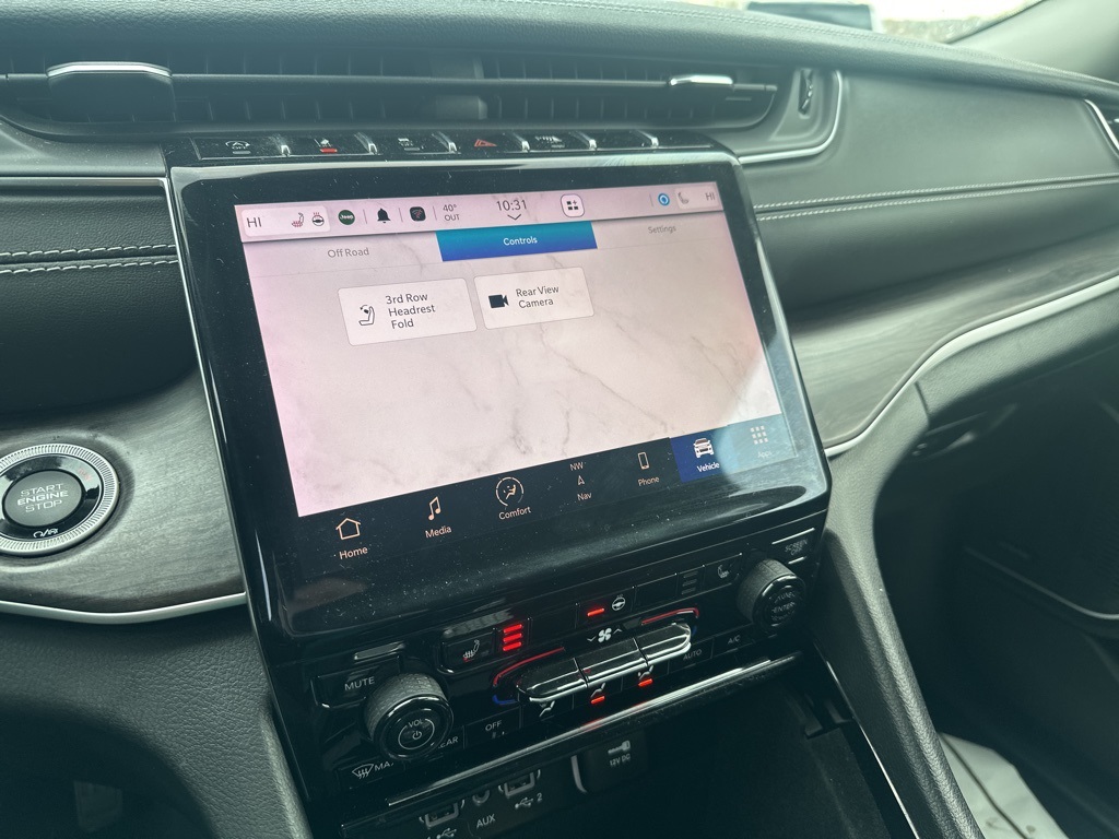 2022 Jeep Grand Cherokee Limited photo 2