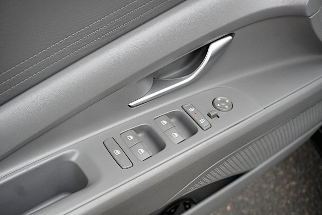 2024 Hyundai Elantra SEL photo 21
