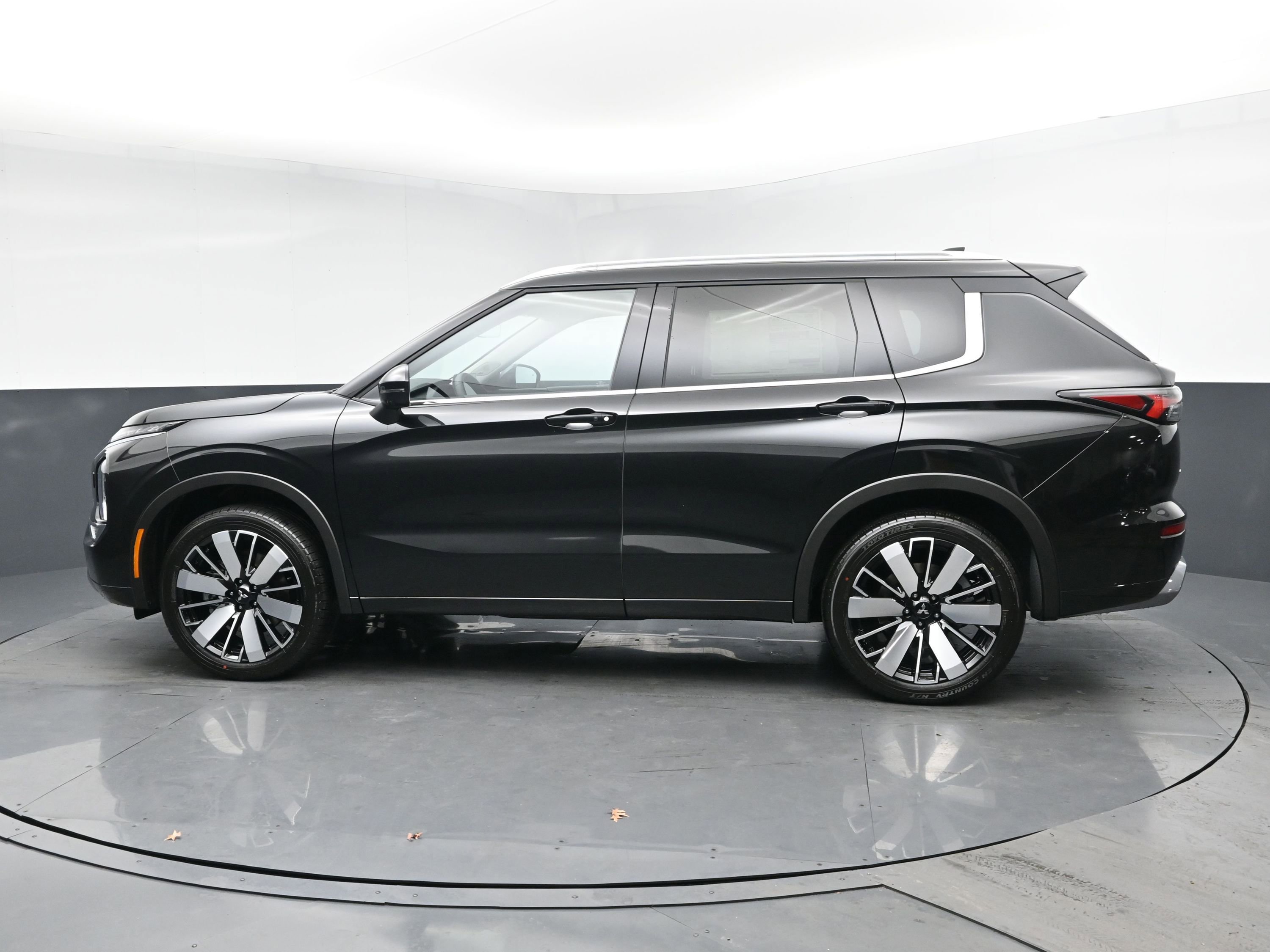 2025 Mitsubishi Outlander SEL GT photo 4