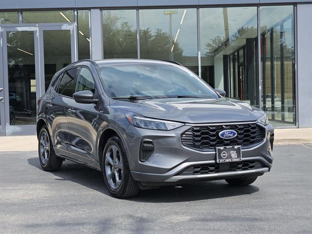 2024 Ford Escape ST-Line photo 2