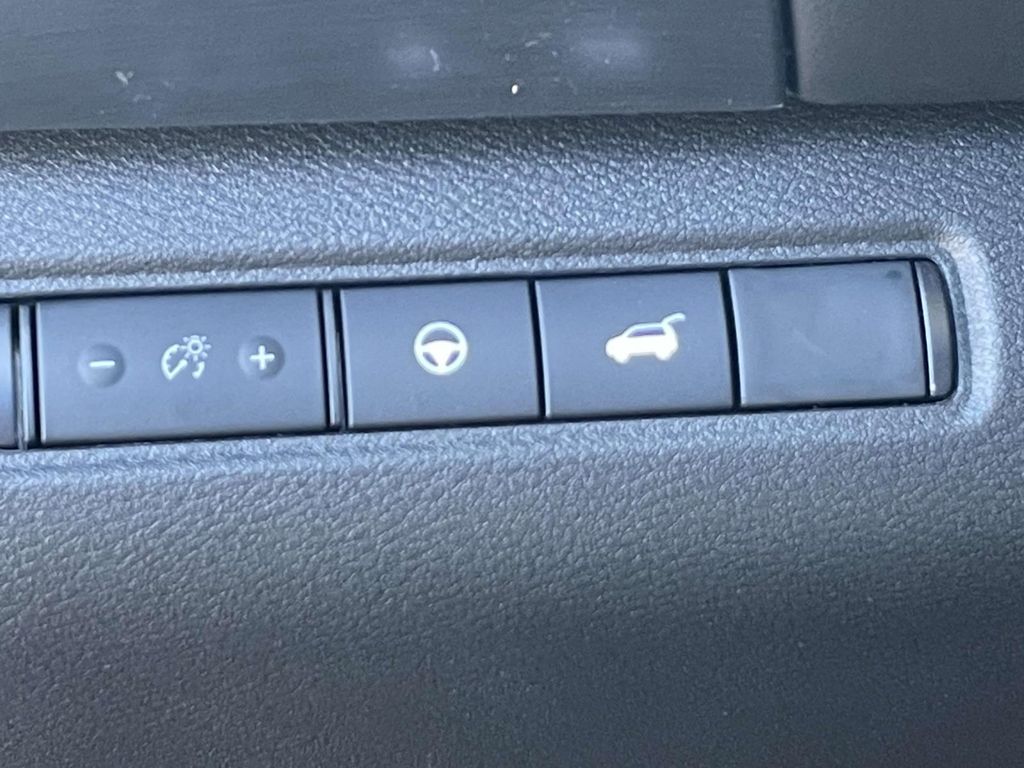 2025 Nissan Pathfinder SL photo 14