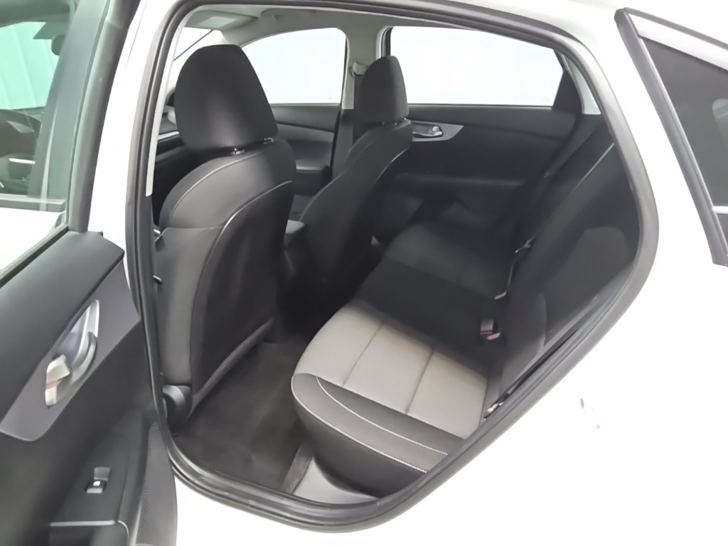 2022 Kia Forte LXS photo 29
