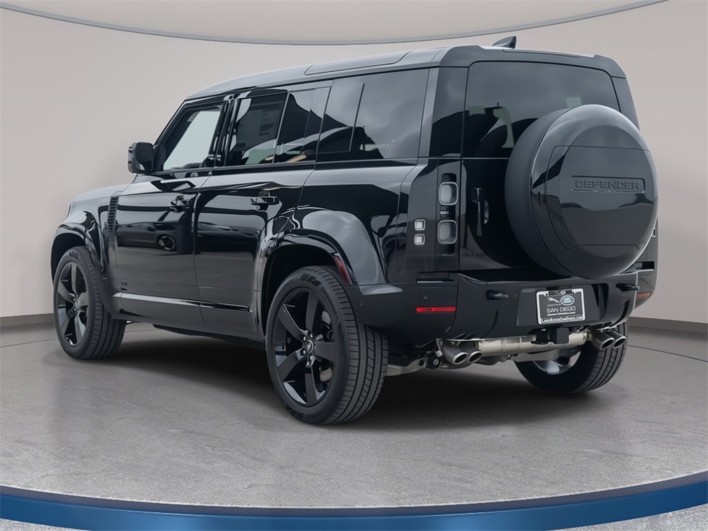2025 Land Rover Defender 110 V8 photo 2
