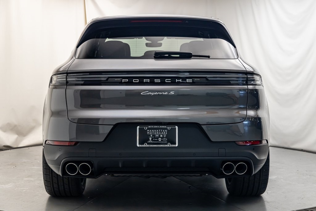 2024 Porsche Cayenne S photo 6