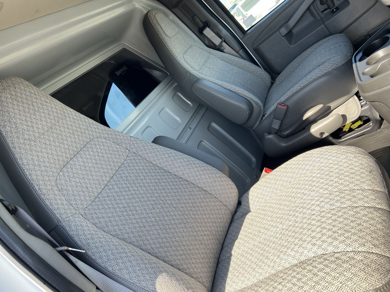 2025 Chevrolet Express Cargo 2500 photo 23