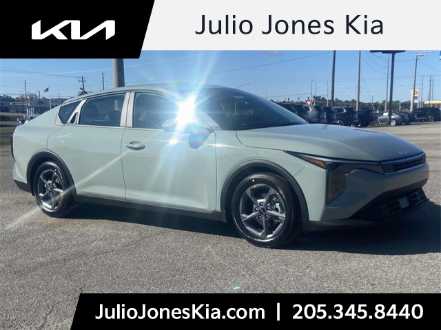 2025 Kia K4 LXS's photo