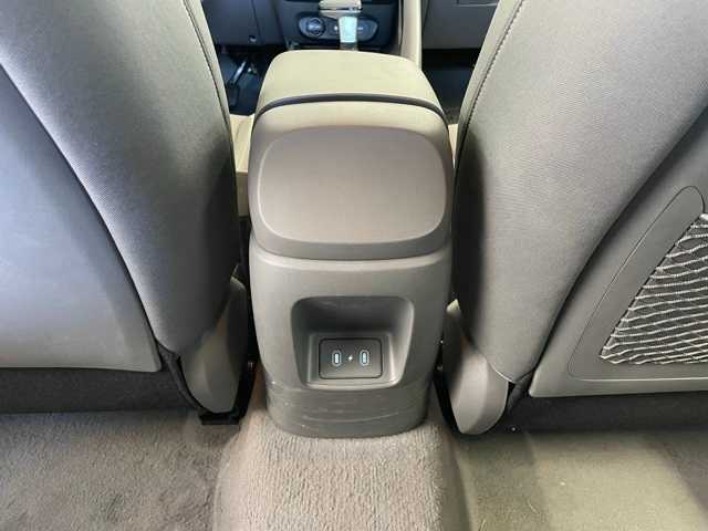 2024 Hyundai Elantra SEL Convenience photo 32