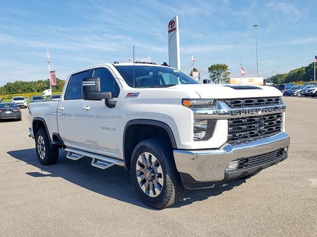 2023 Chevrolet Silverado 3500HD LT photo 3