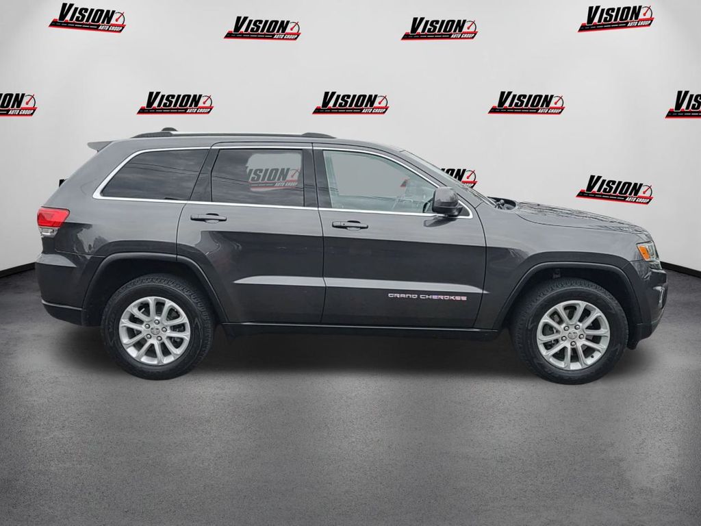 2016 Jeep Grand Cherokee Laredo photo 4