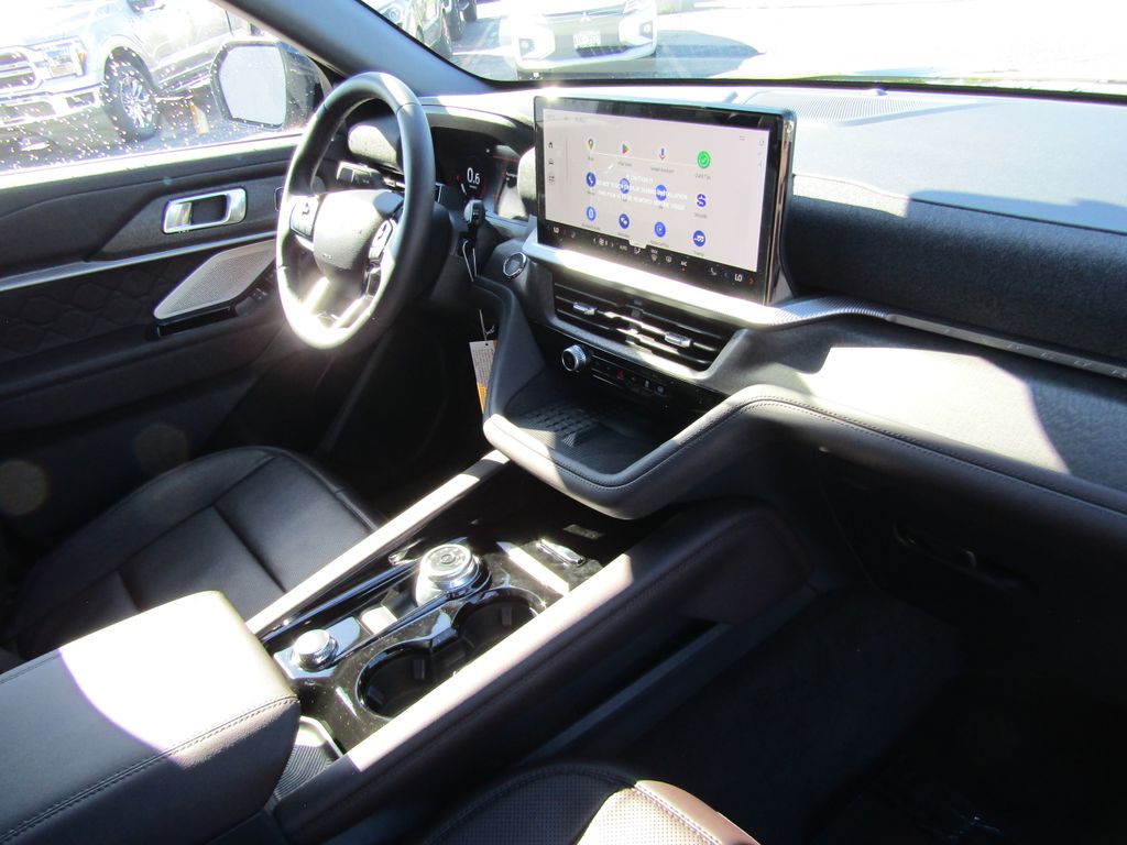 2025 Ford Explorer Platinum photo 6