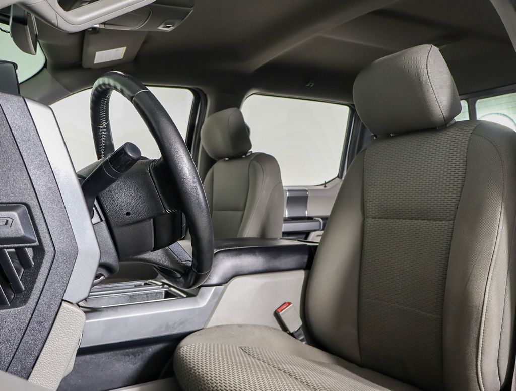 2019 Ford F-150 XLT photo 10