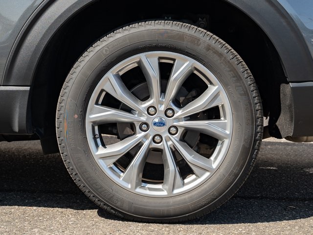 2023 Ford Explorer XLT photo 13