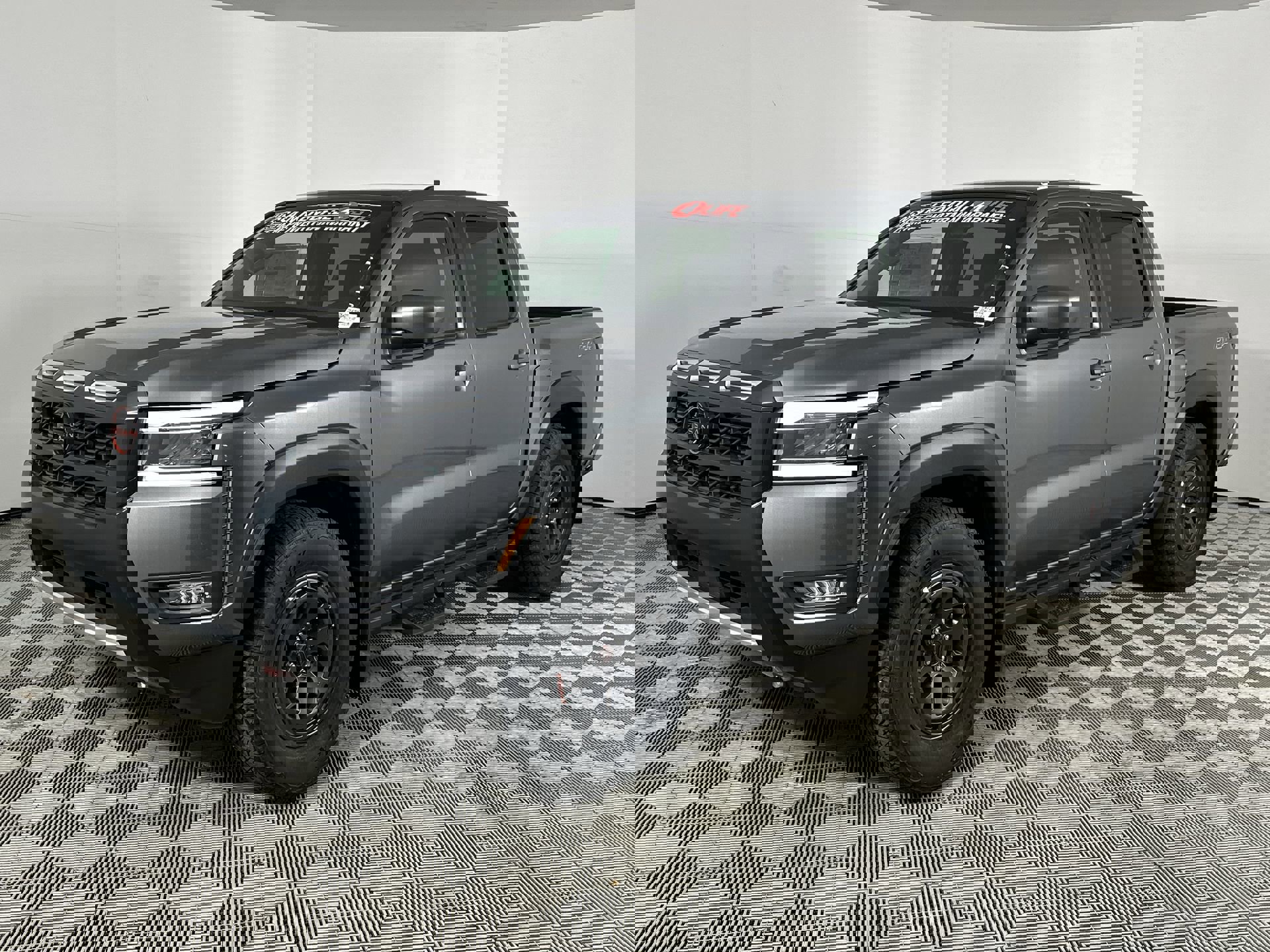 2025 Nissan Frontier PRO-X photo 4